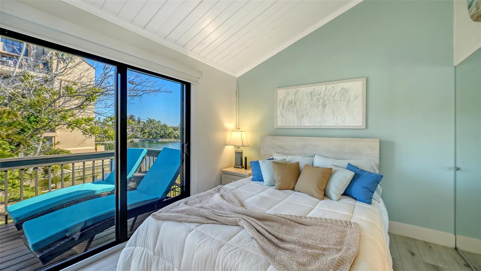 SANDY COVE - Residential