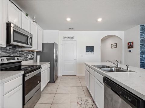 A home in WINTER HAVEN