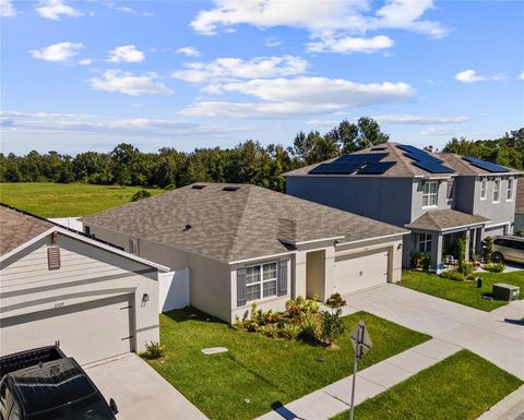 A home in WINTER HAVEN
