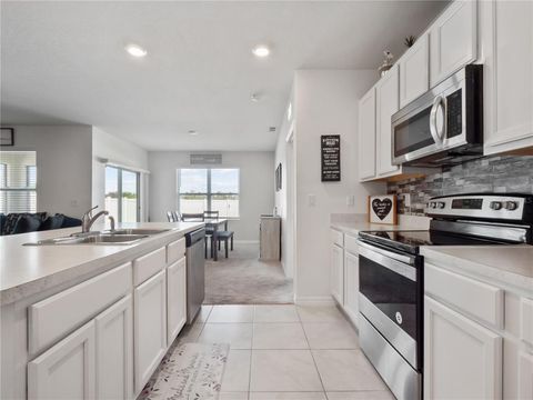A home in WINTER HAVEN