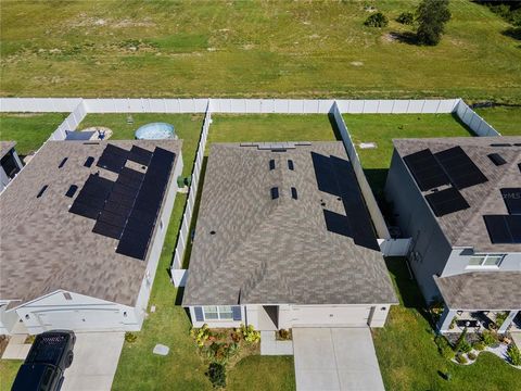 A home in WINTER HAVEN