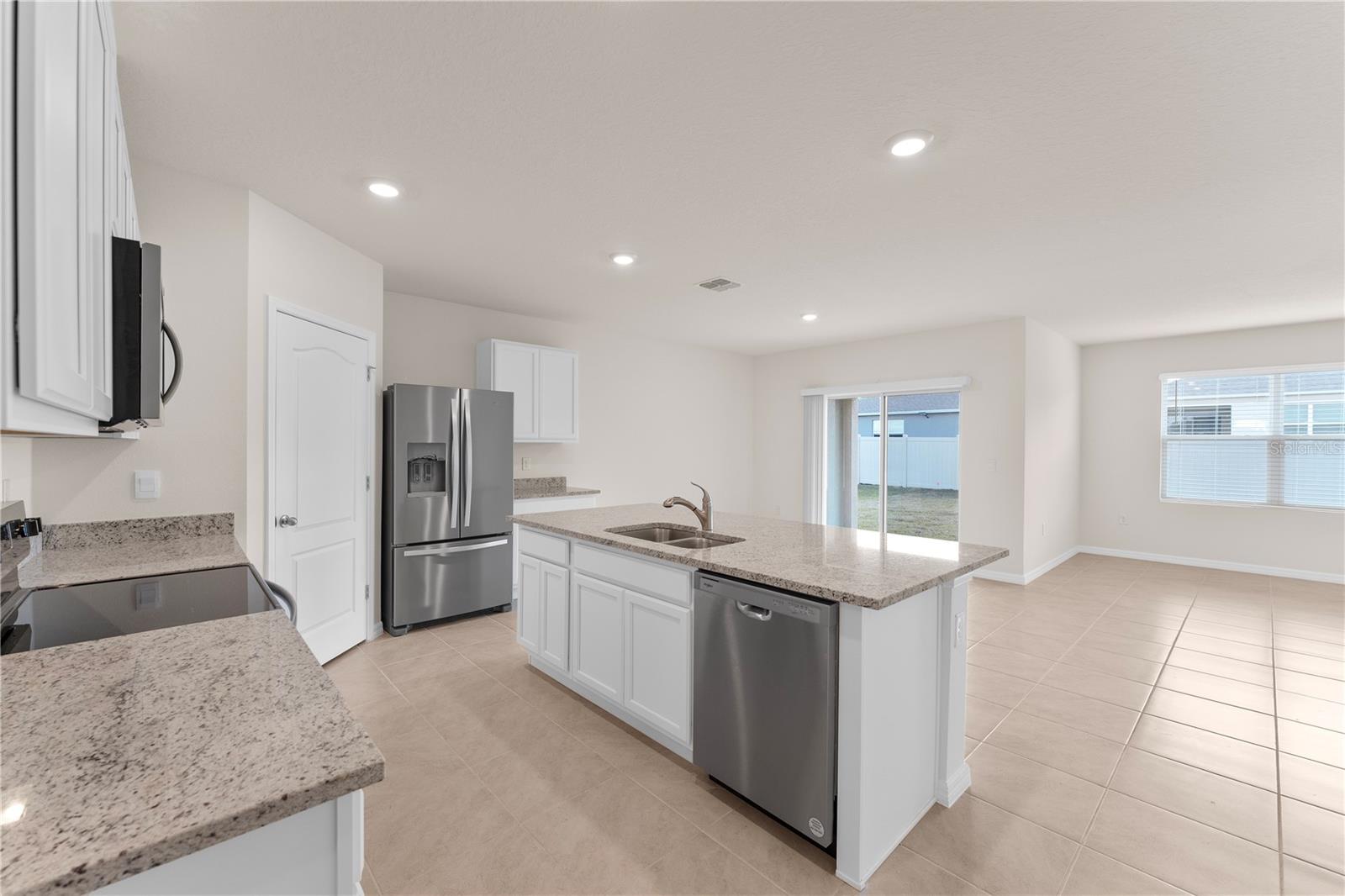 BUENA LAGO - Residential Lease