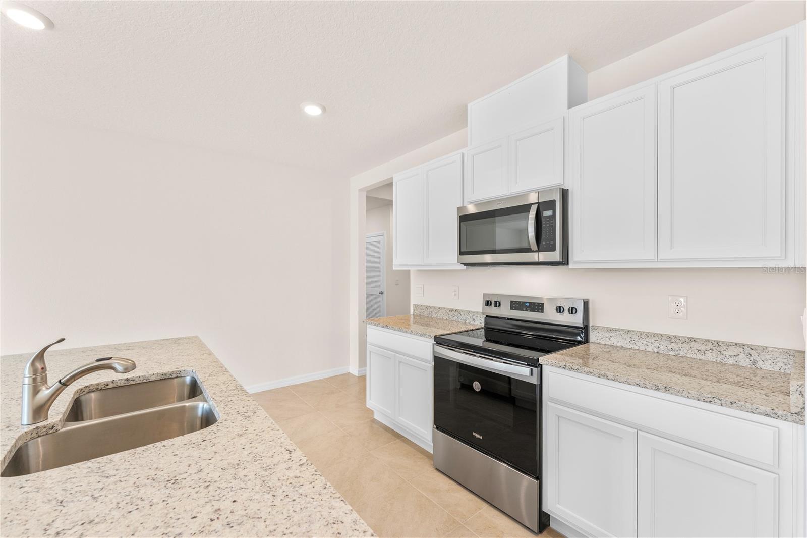 BUENA LAGO - Residential Lease