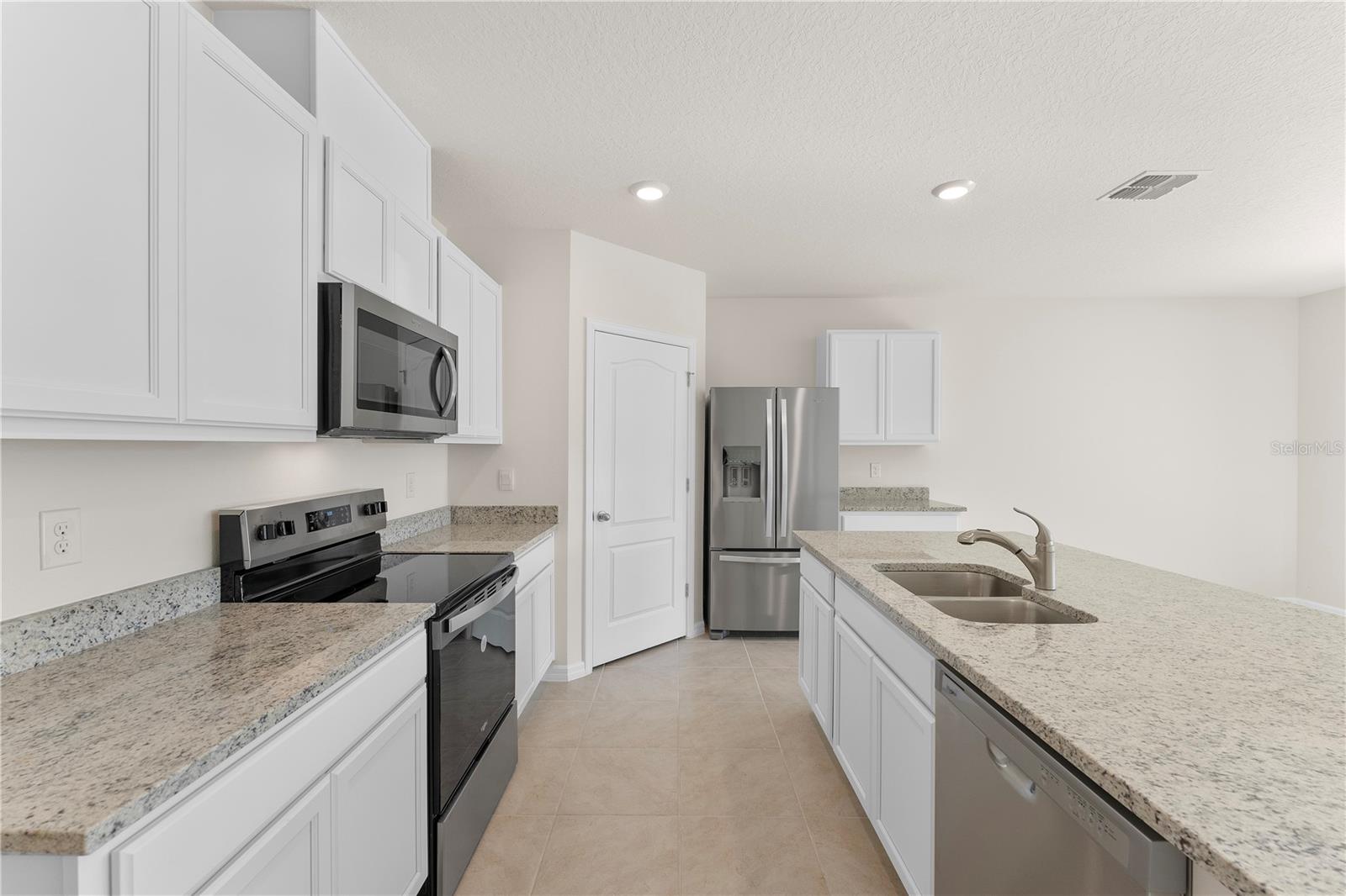 BUENA LAGO - Residential Lease