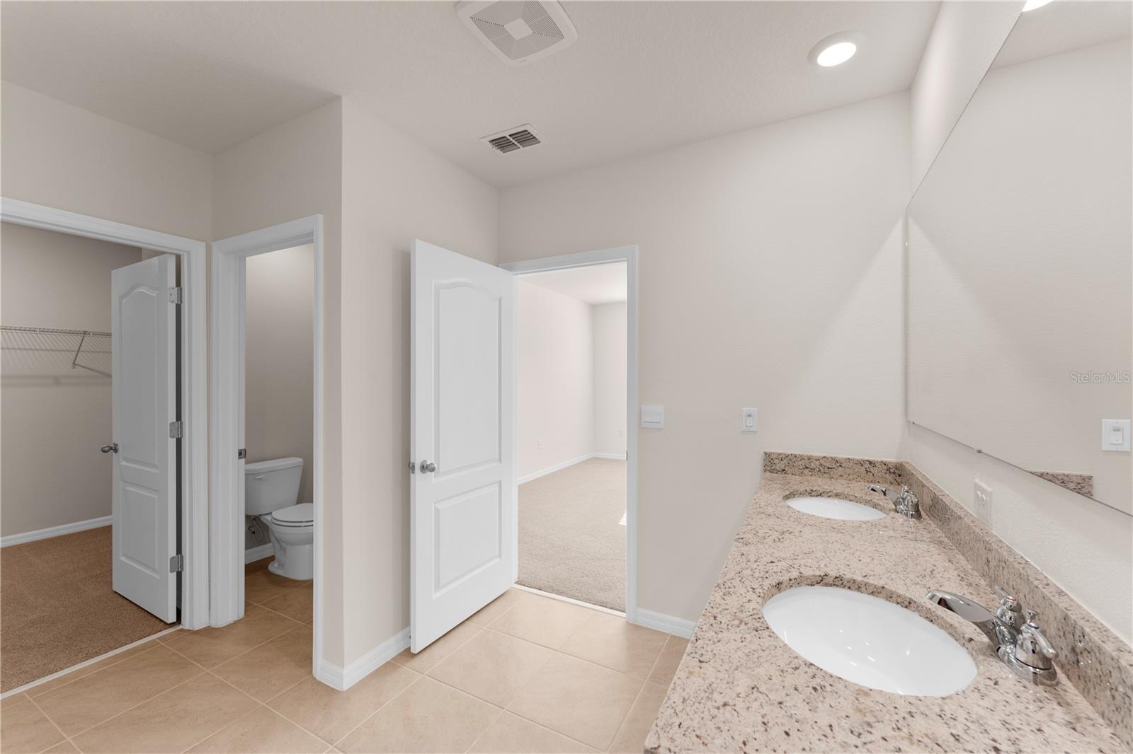 BUENA LAGO - Residential Lease
