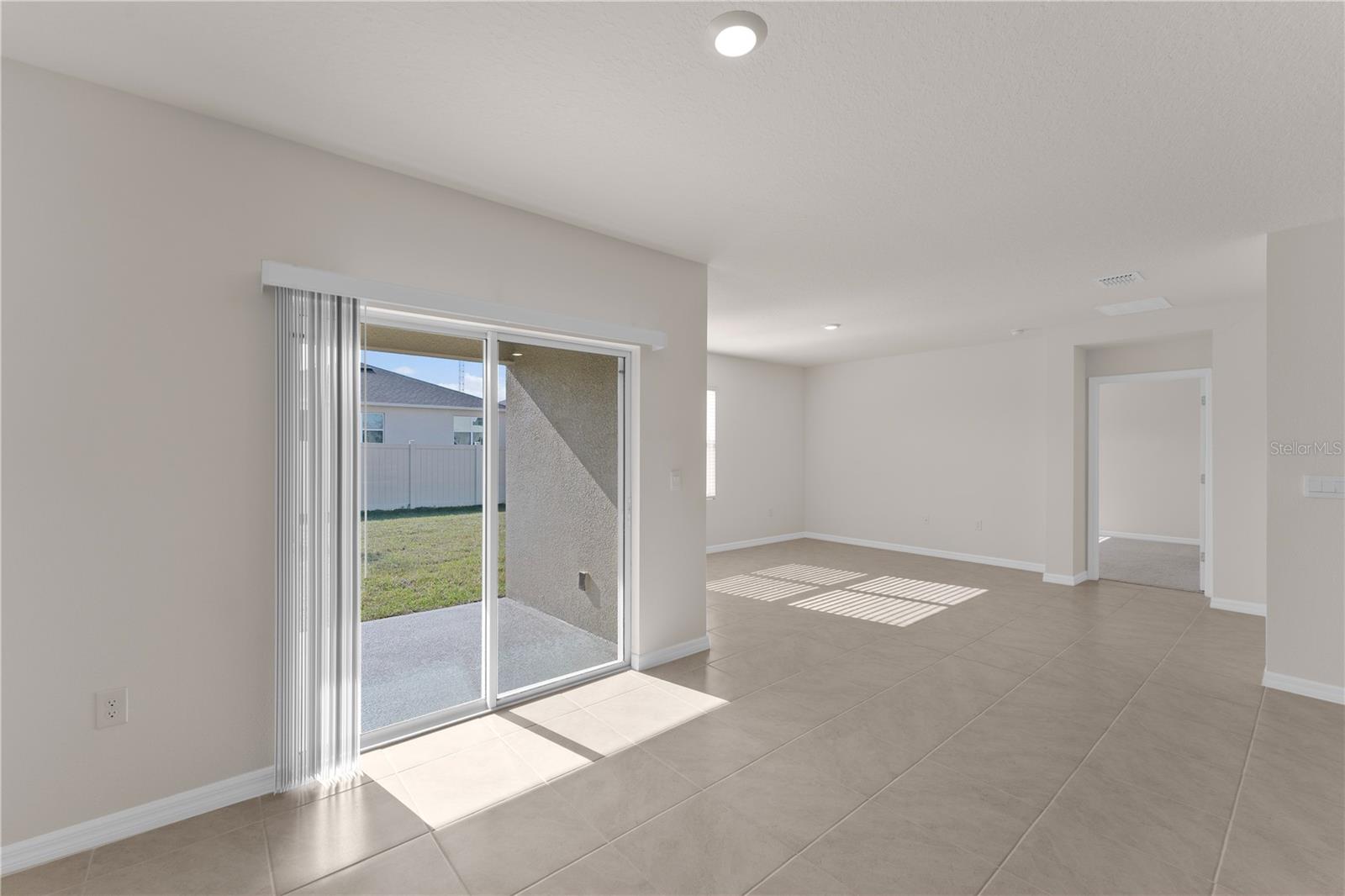 BUENA LAGO - Residential Lease