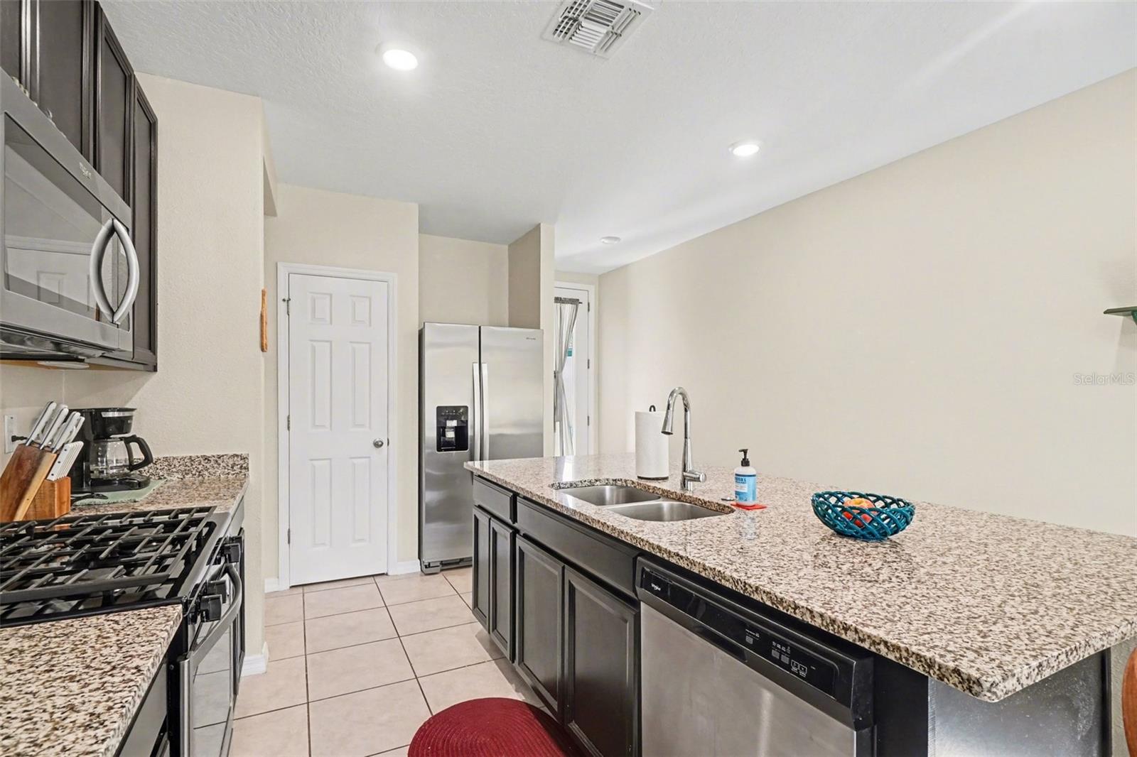 LAKE DENHAM ESTATES PH 1 - Residential