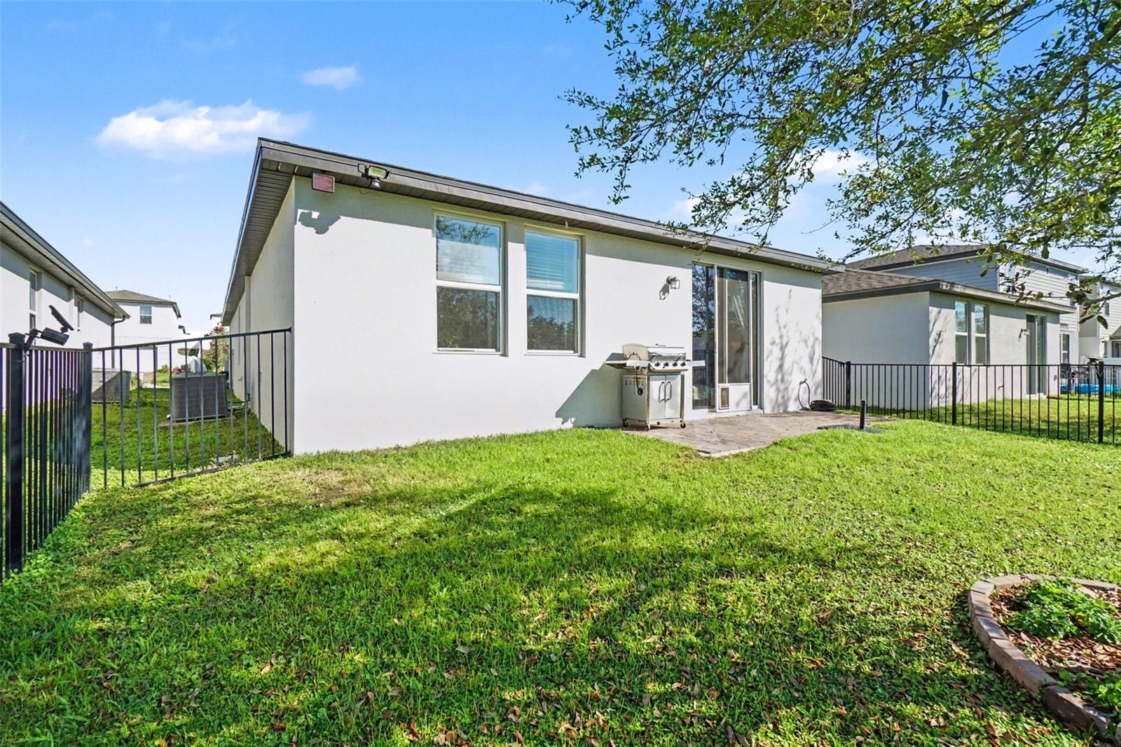 LAKE DENHAM ESTATES PH 1 - Residential