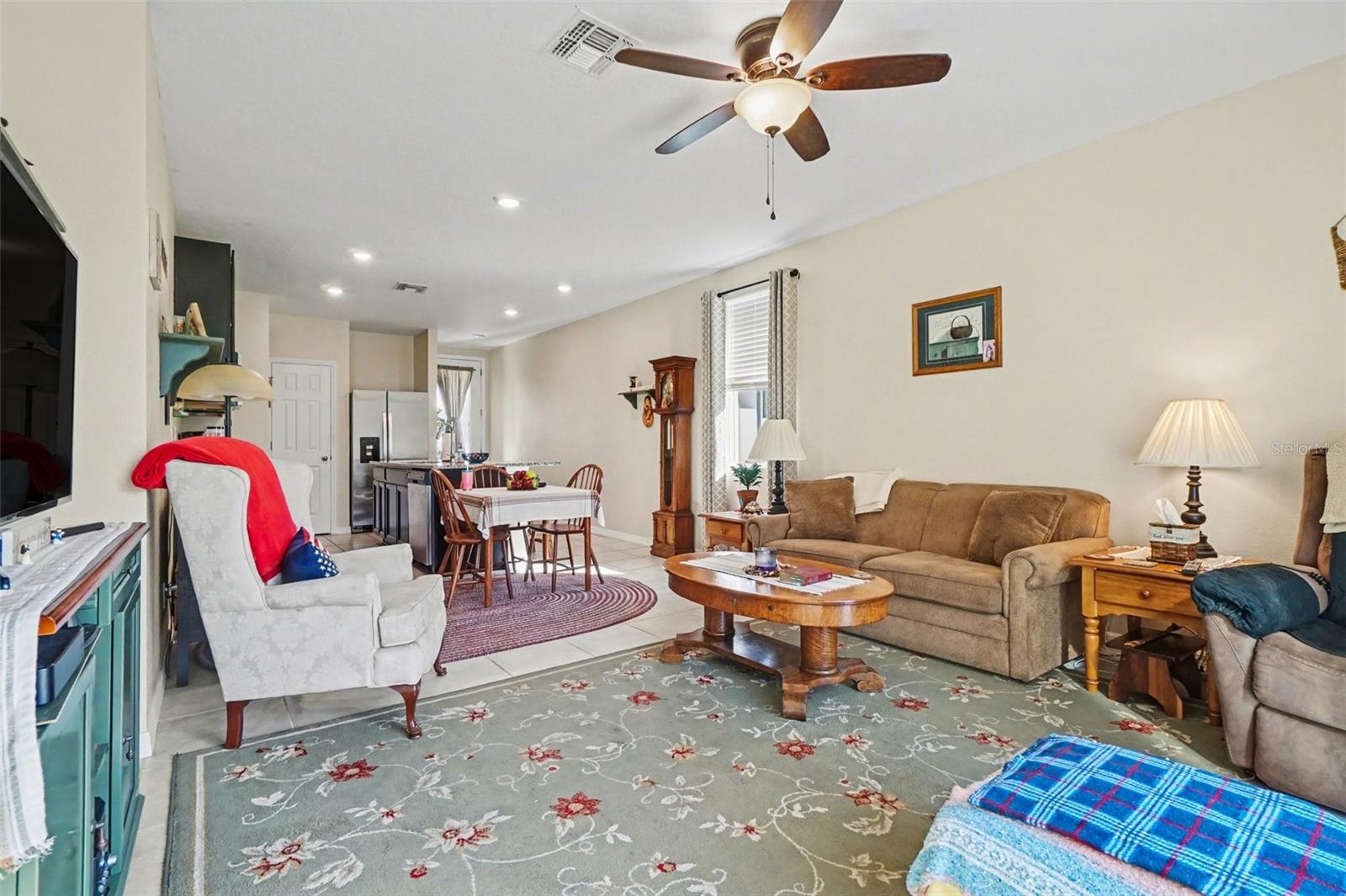 LAKE DENHAM ESTATES PH 1 - Residential