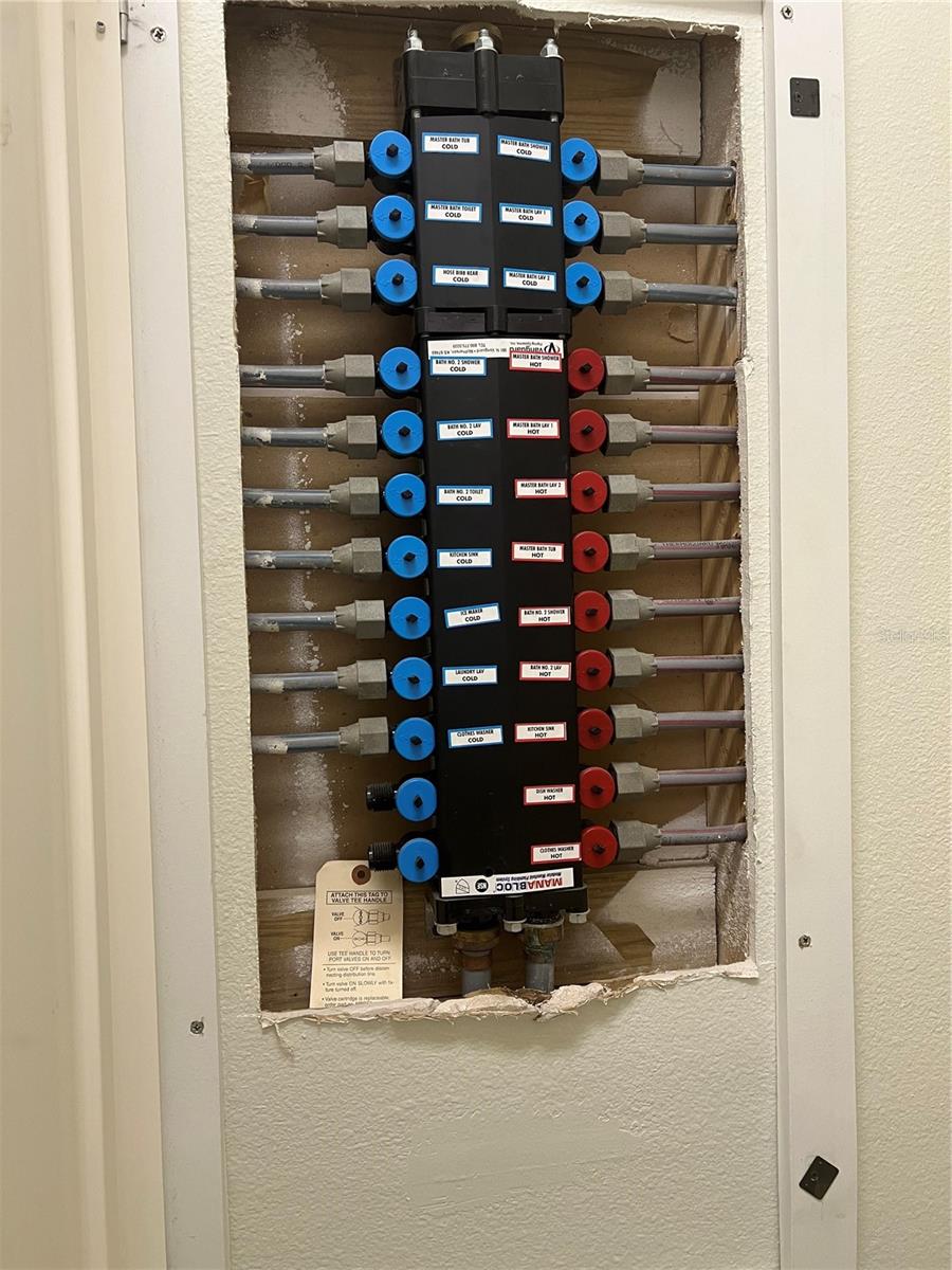 PATIOS 01 ST ANDREWS PARK AT PLANTATION - Residential