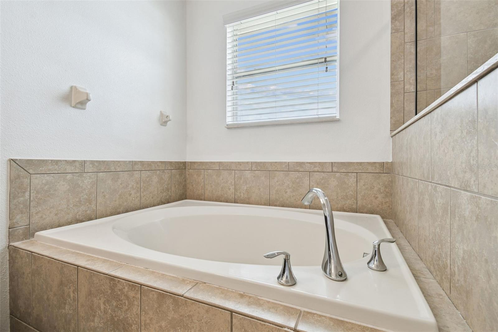 CONCORD STN PH 2 UN A SEC 3 - Residential Lease