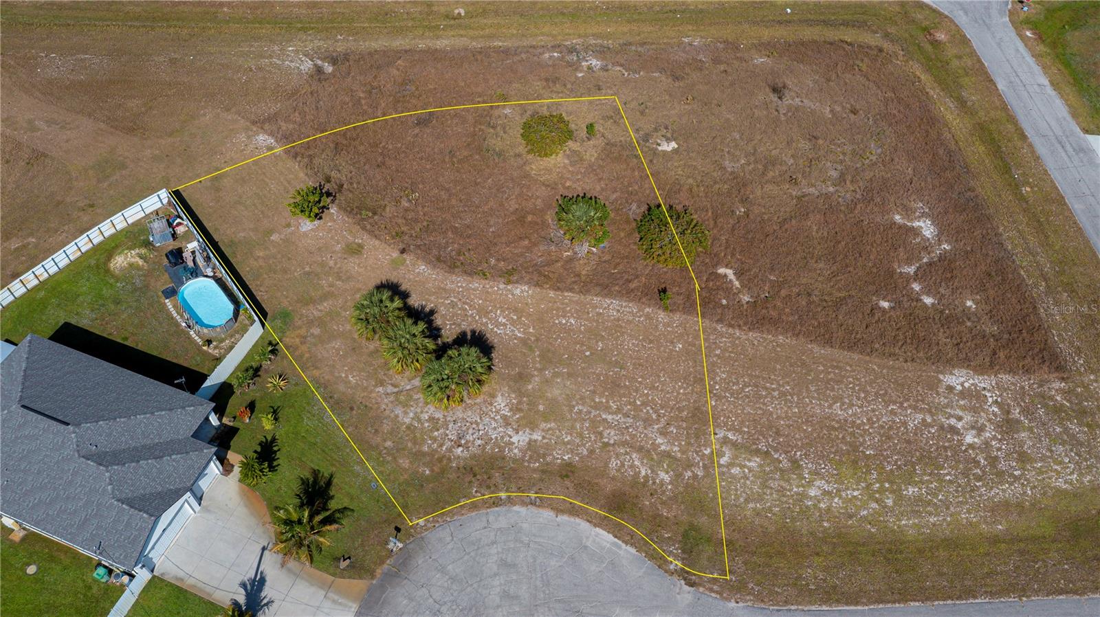 PORT LA BELLE - Land