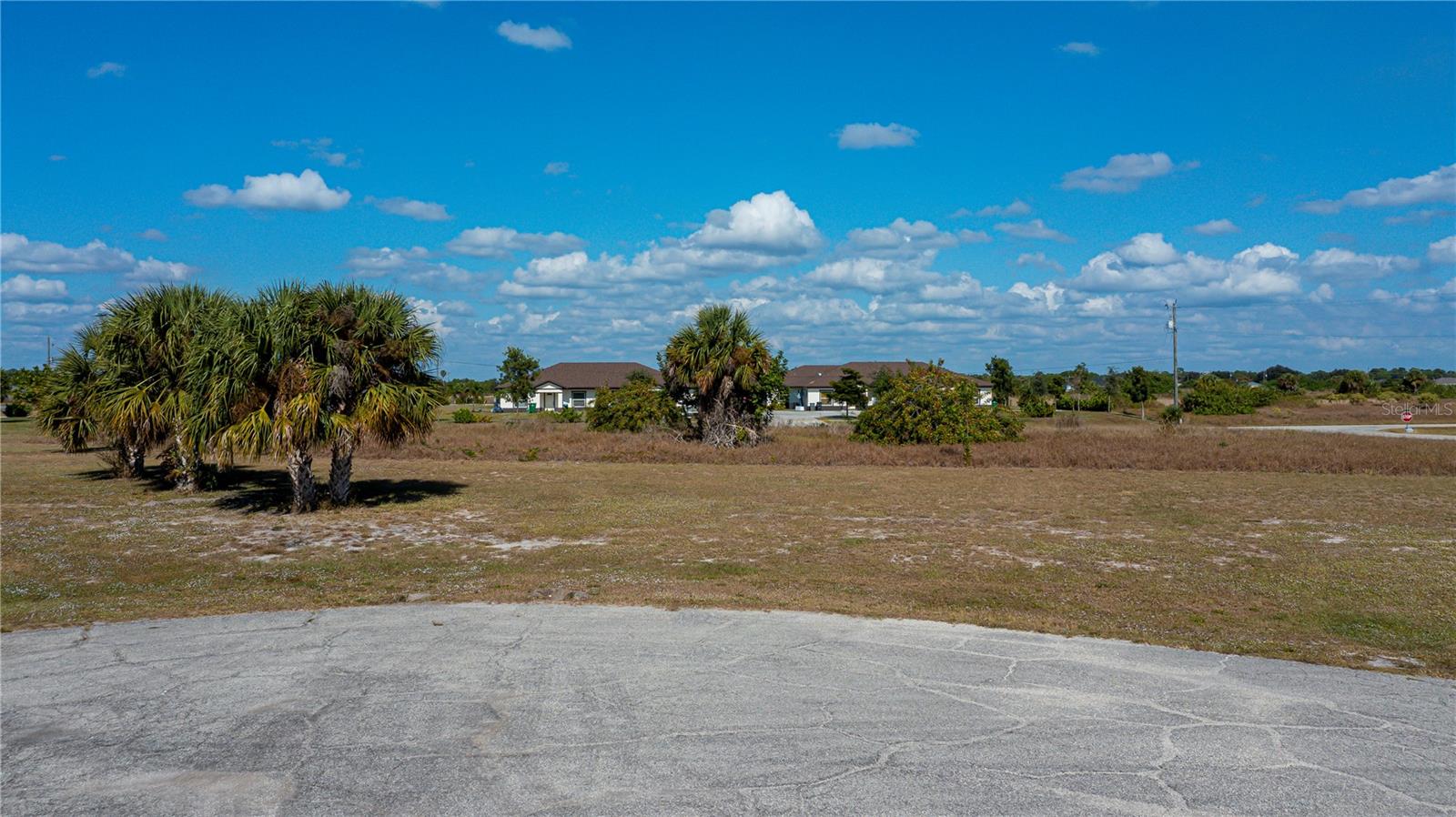 PORT LA BELLE - Land