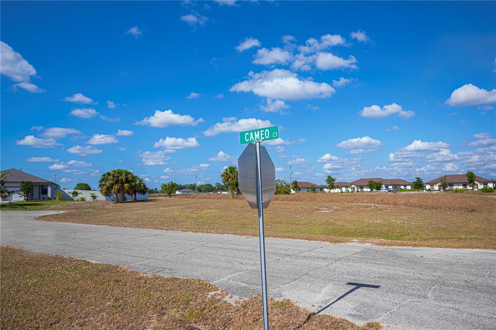 PORT LA BELLE - Land