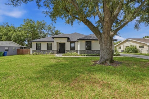 Photo of 980 Wedgewood Dr SE, Winter Haven, FL 33880 (MLS # P4938917)