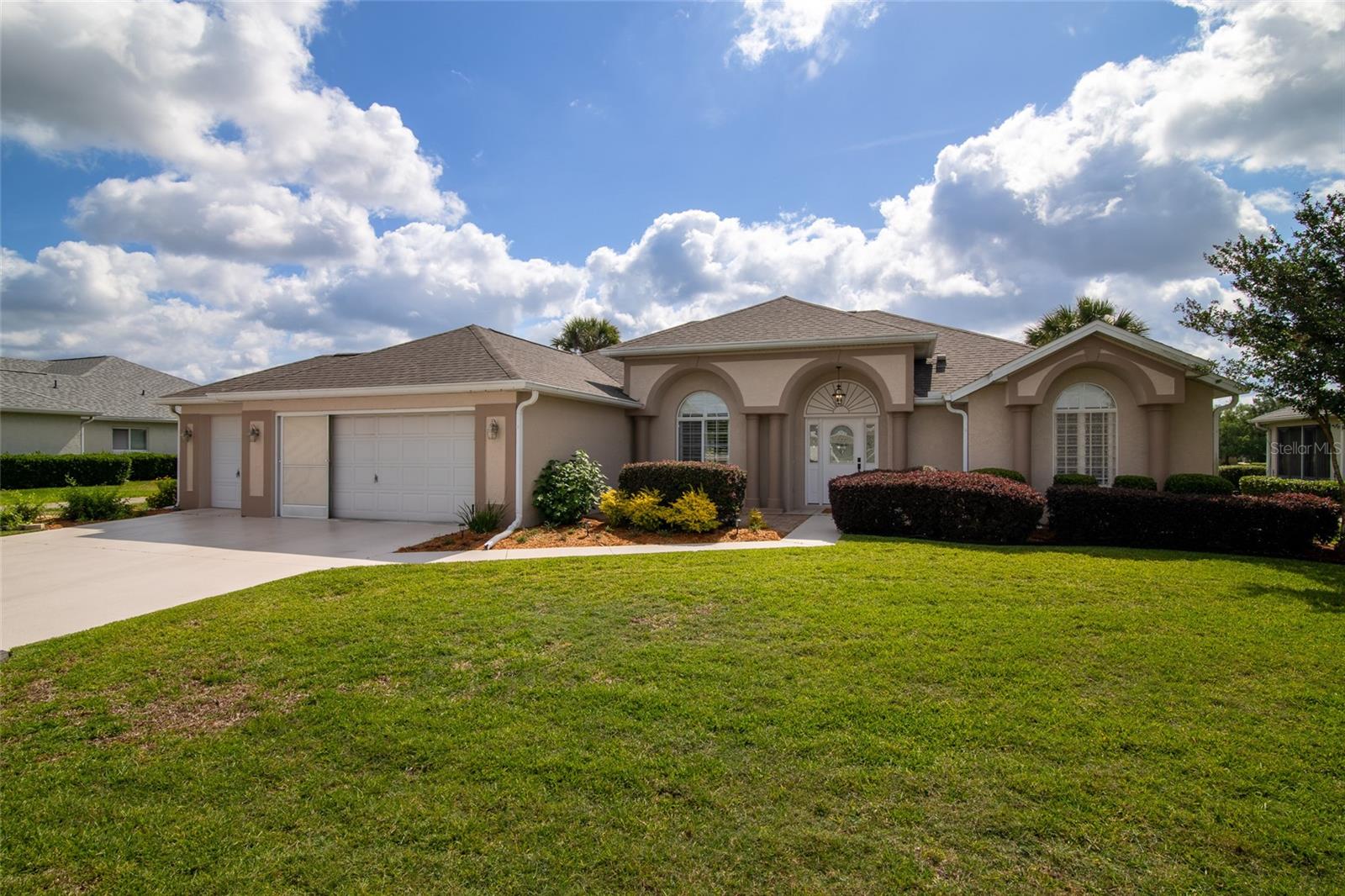 OCALA PALMS GOKF & COUNTRY CLUB - Residential