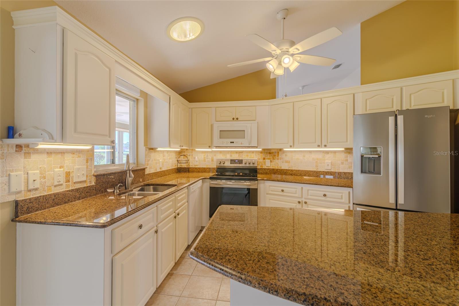 OCALA PALMS GOKF & COUNTRY CLUB - Residential