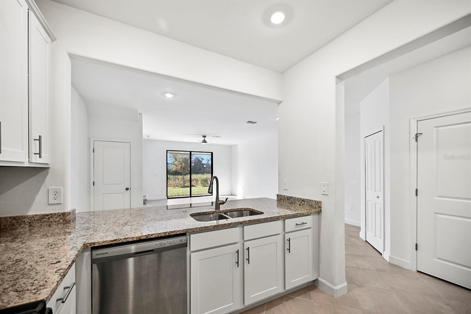 LORRAINE LAKES PH IIA - Residential Lease