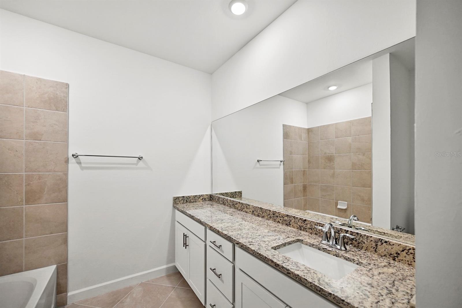 LORRAINE LAKES PH IIA - Residential Lease