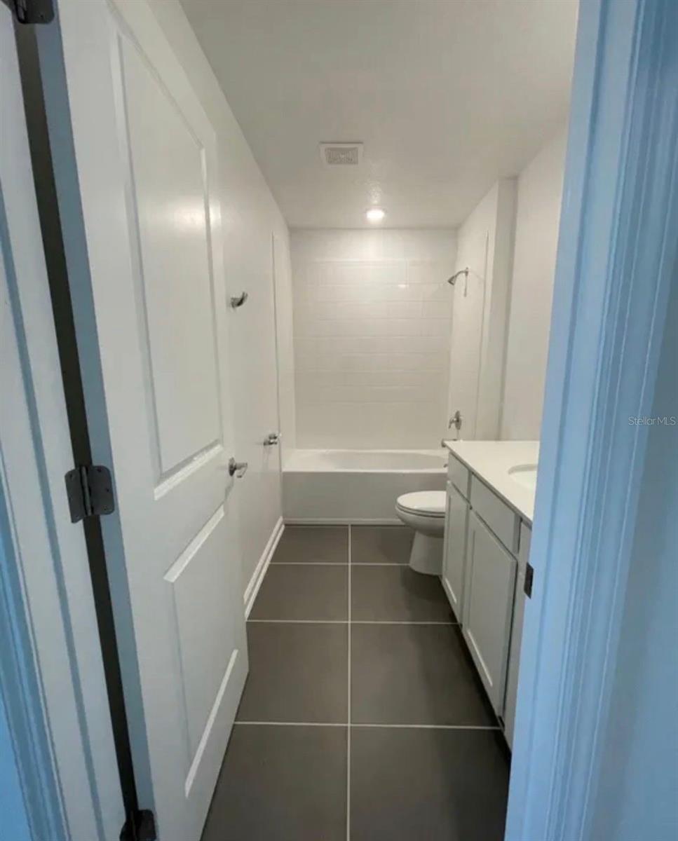 ASTONIA NORTH - Residential Lease