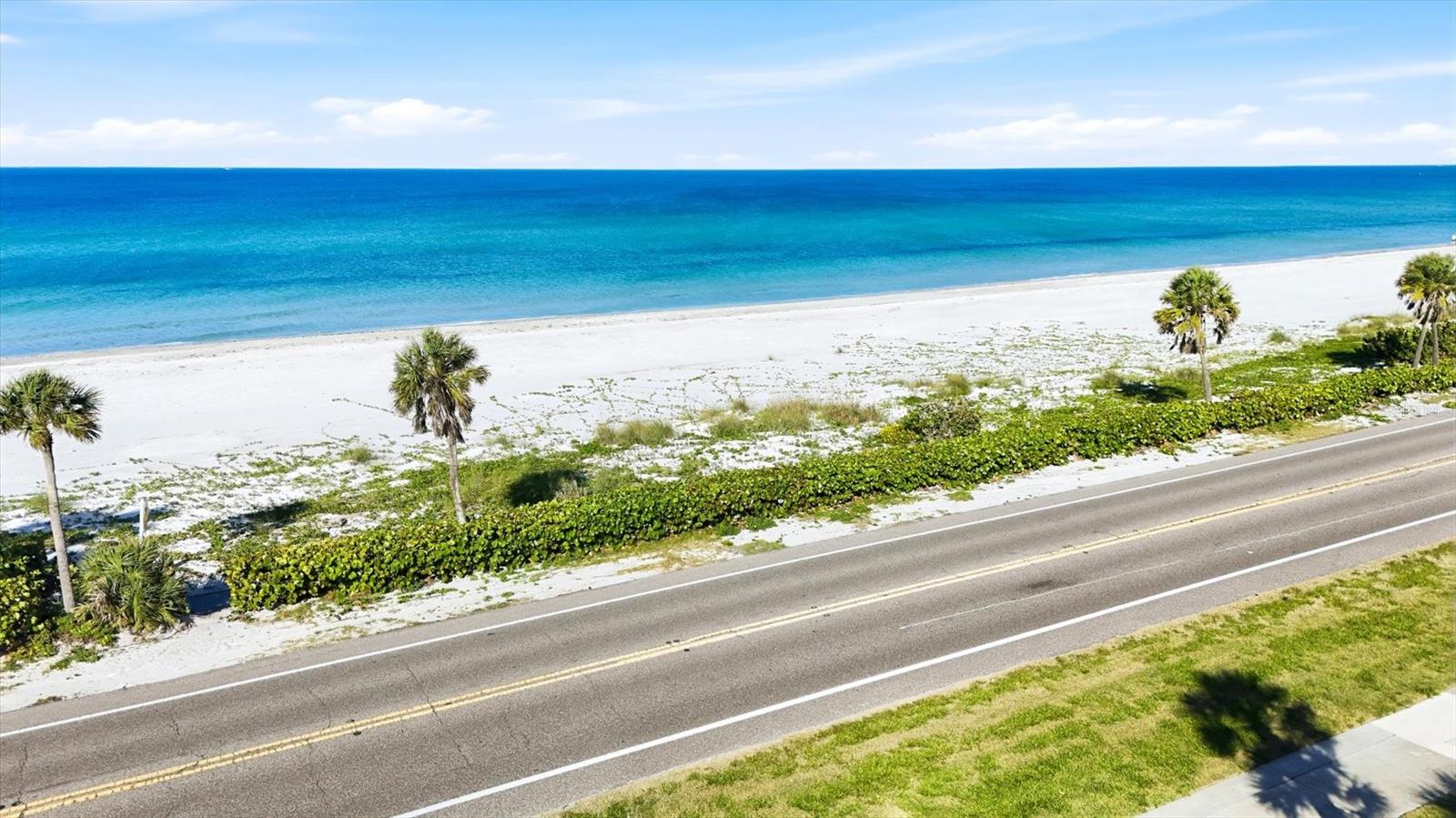 BAYPORT BCH & TEN PH F - Residential