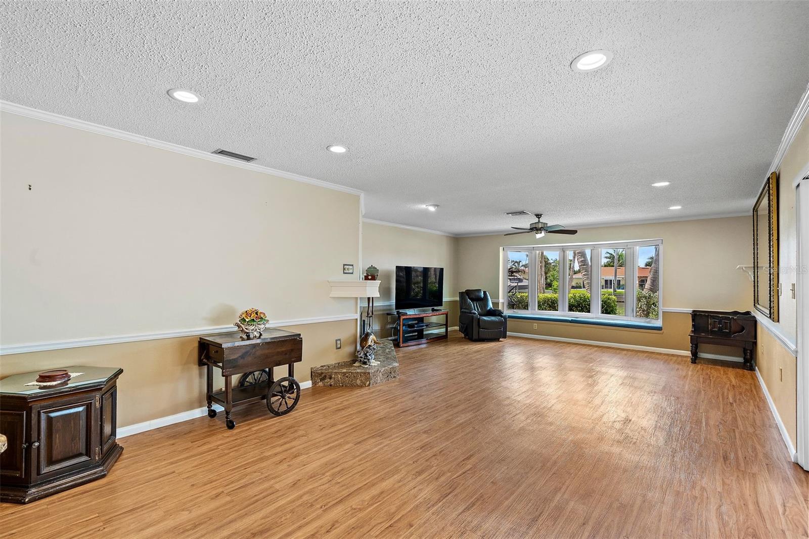 VENETIAN ISLES - Residential