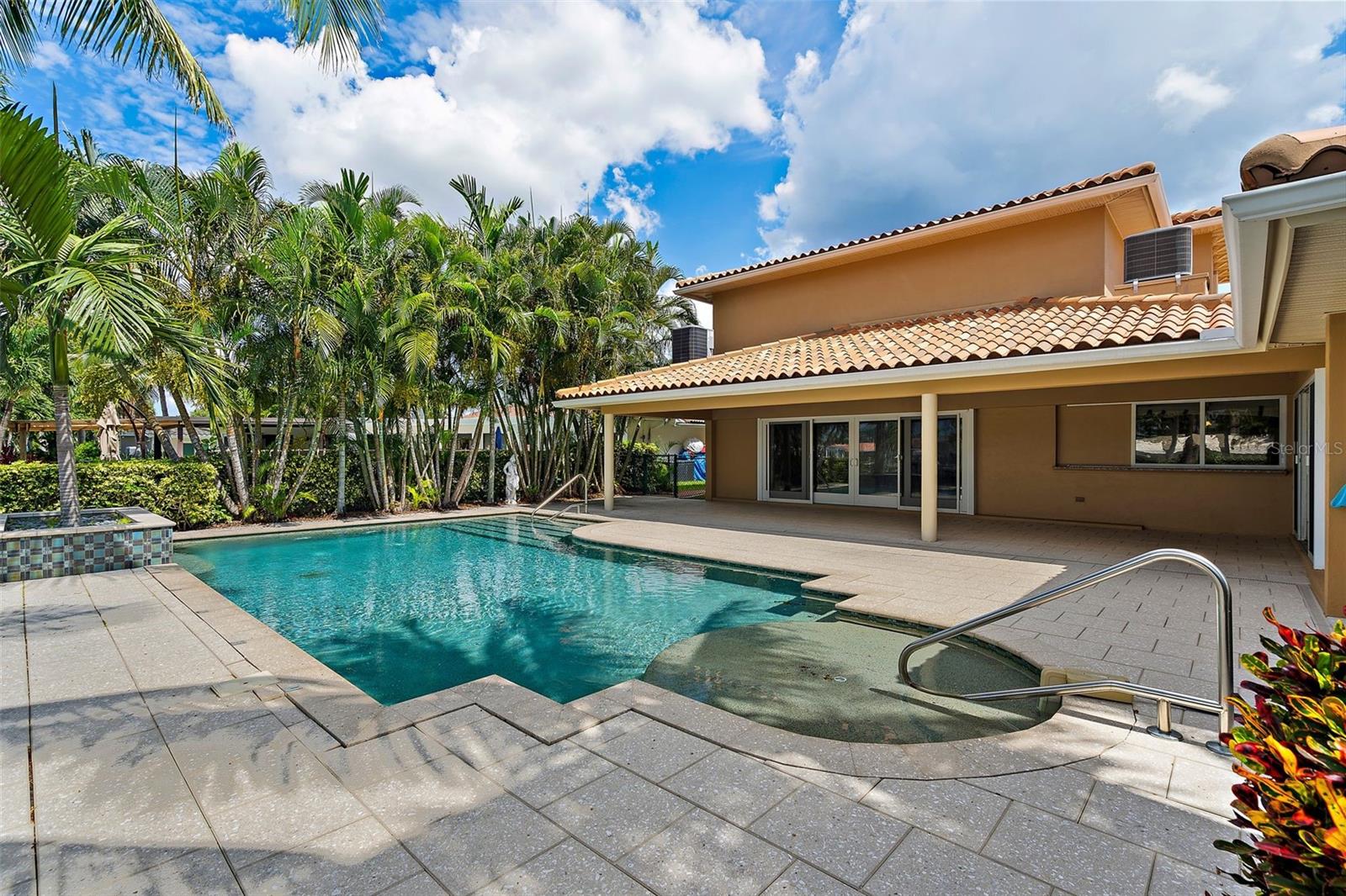 VENETIAN ISLES - Residential