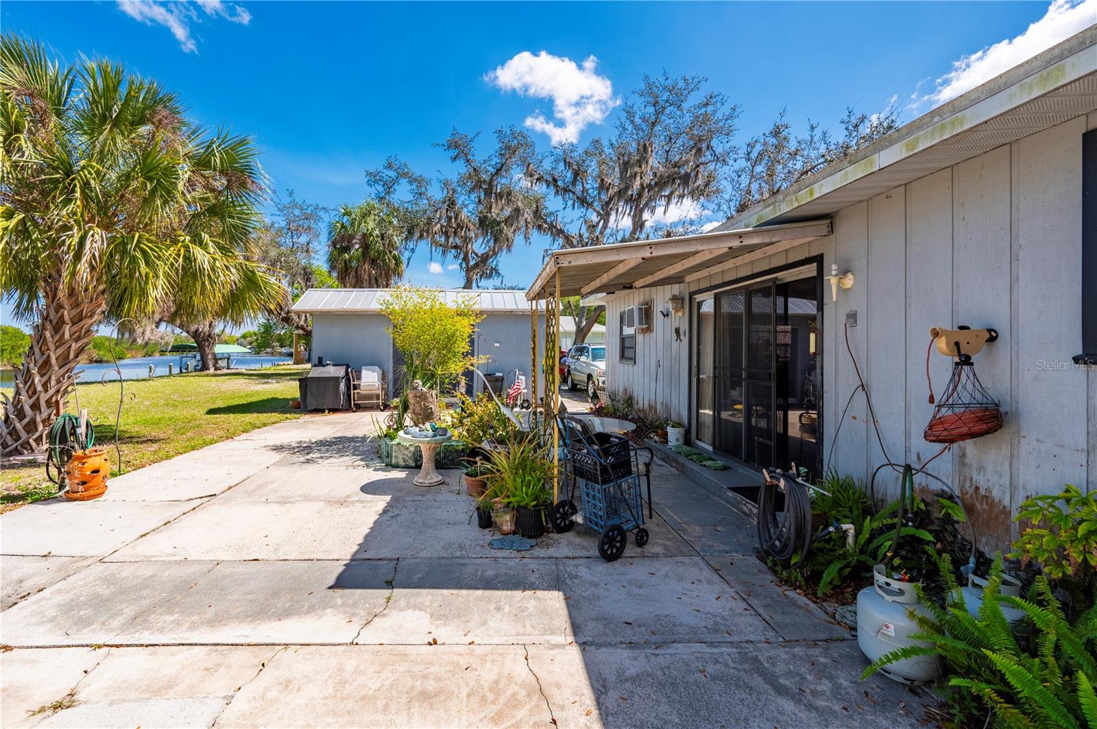 RIVERSIDE PARK - Residential