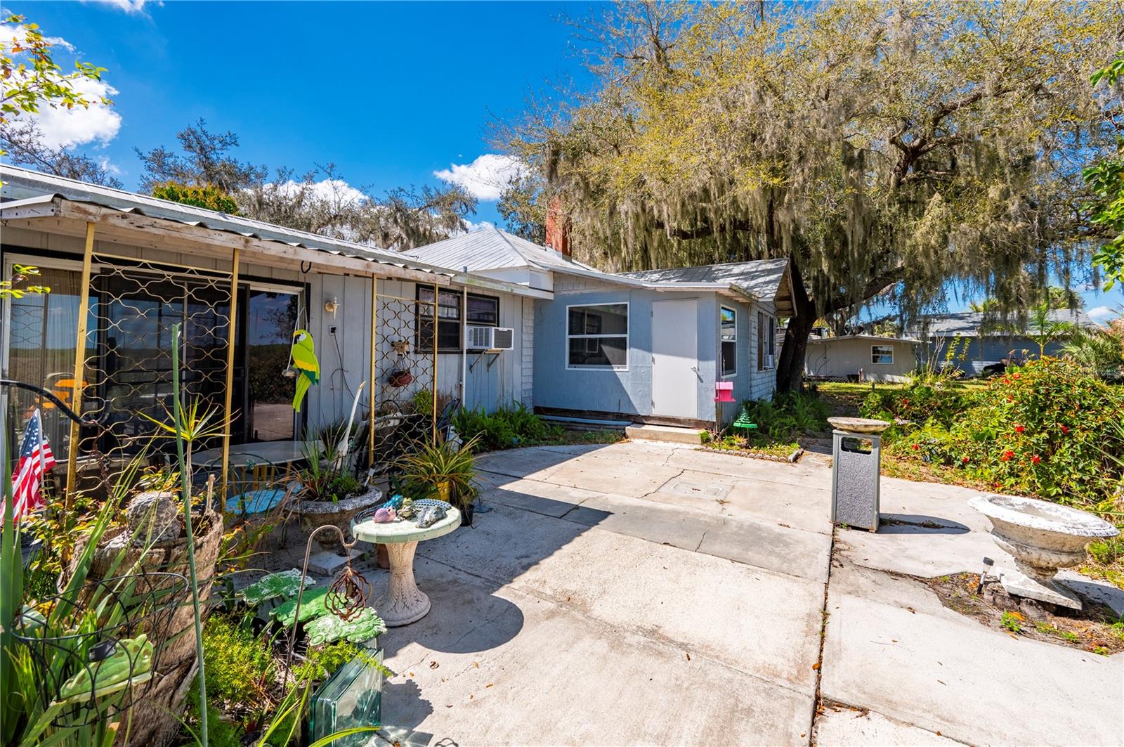 RIVERSIDE PARK - Residential