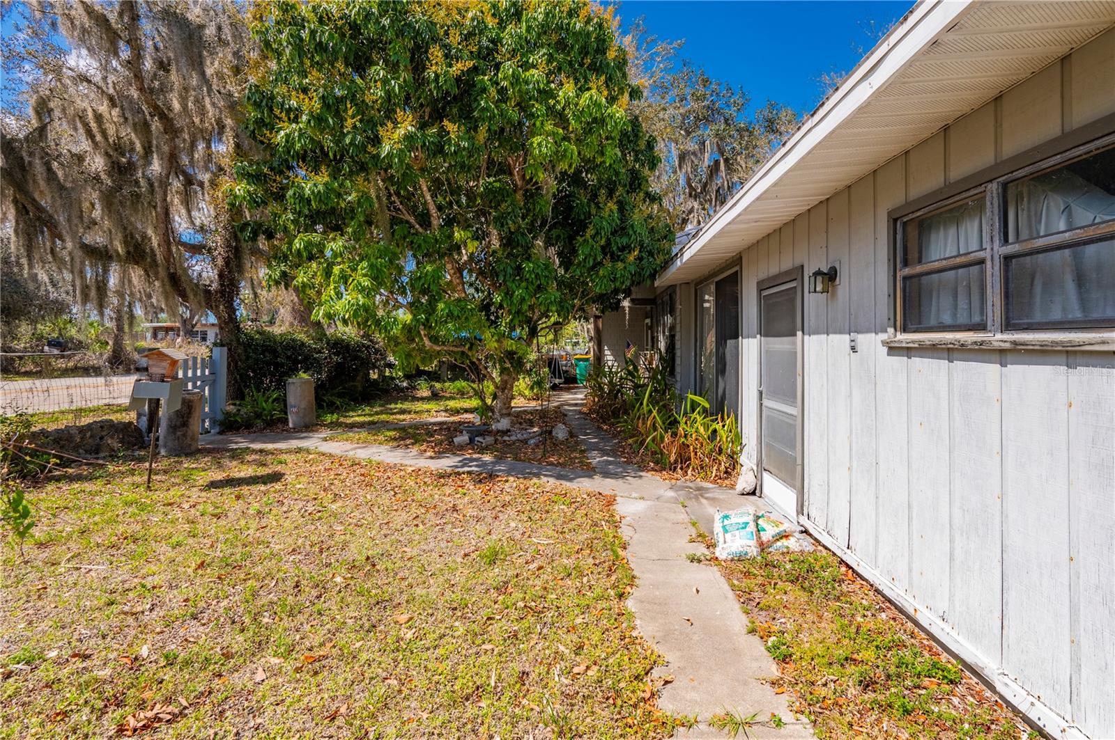 RIVERSIDE PARK - Residential