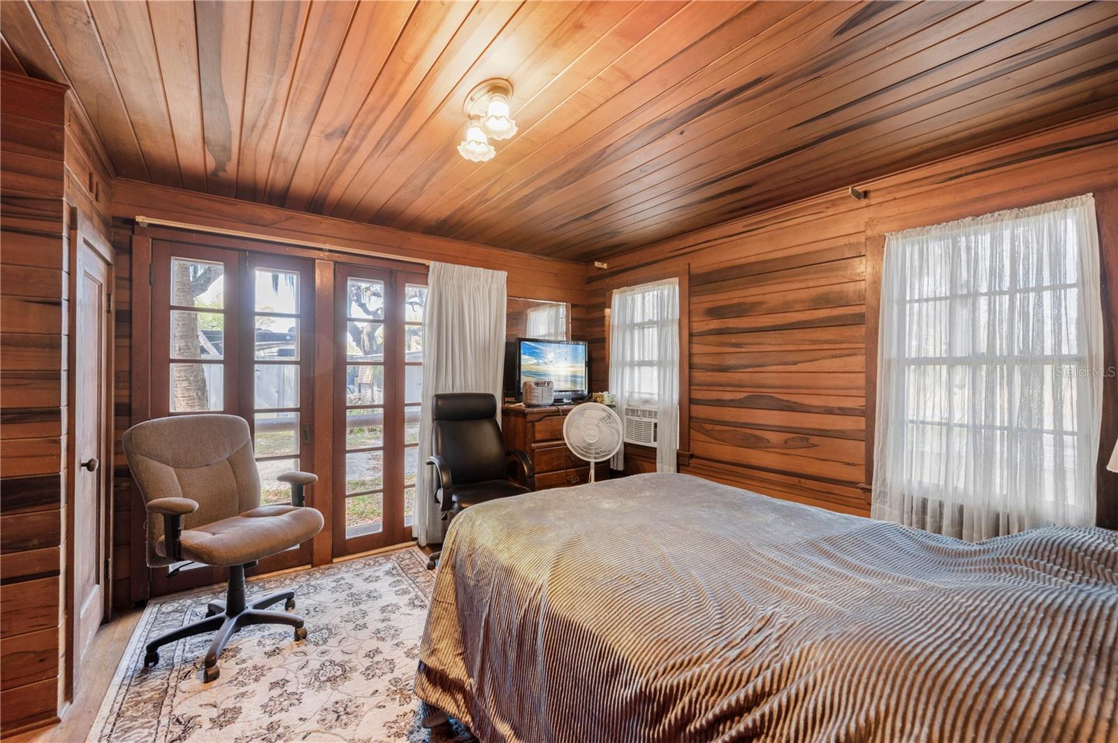 RIVERSIDE PARK - Residential