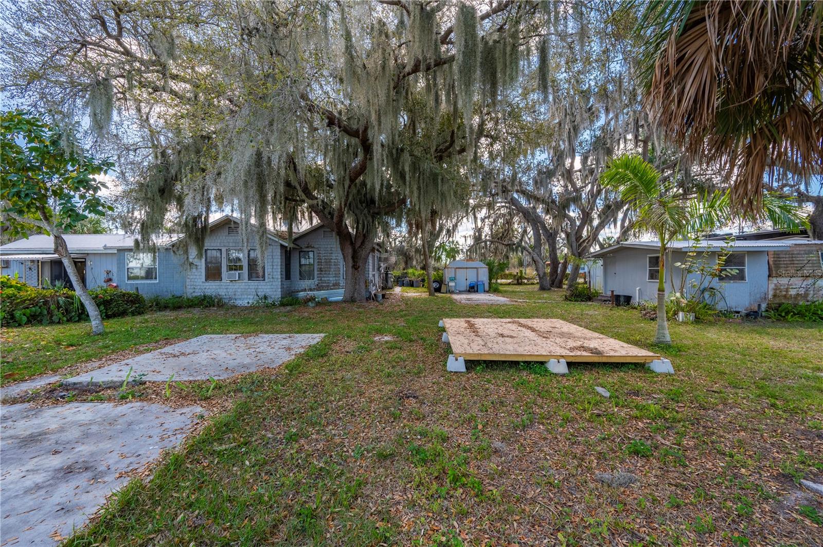 RIVERSIDE PARK - Residential