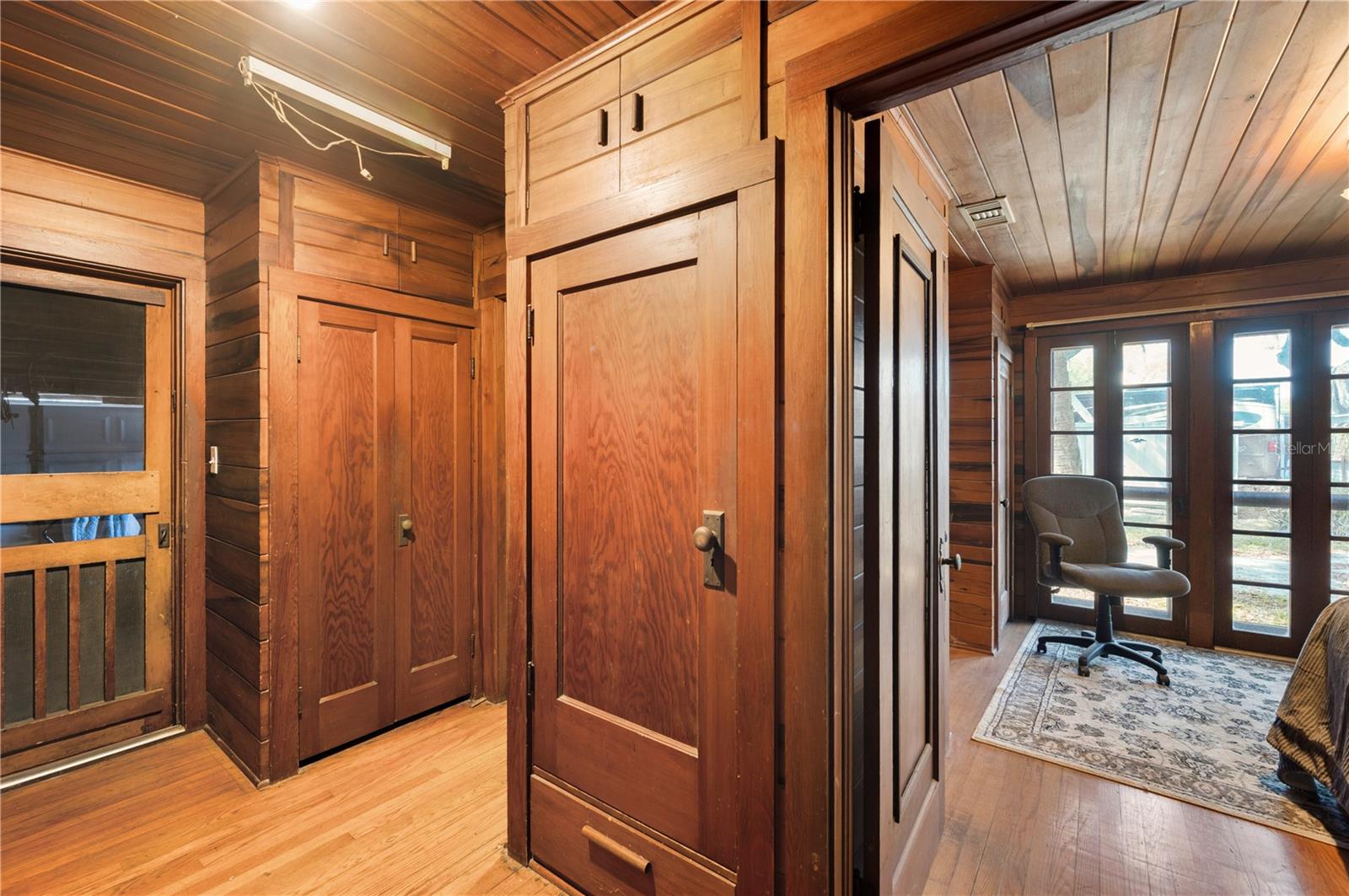 RIVERSIDE PARK - Residential