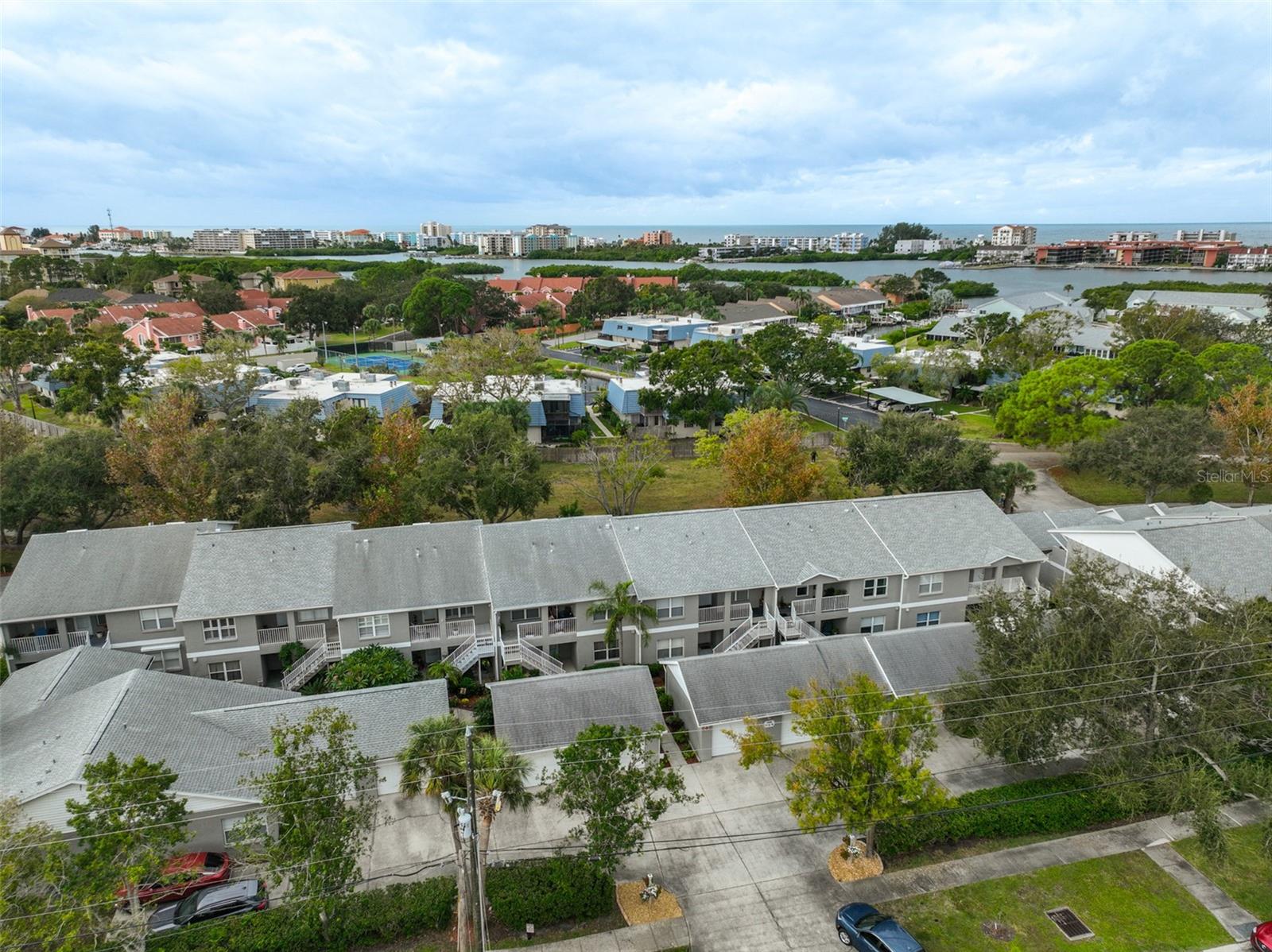 BAY POINTE VILLAS CONDO - Residential