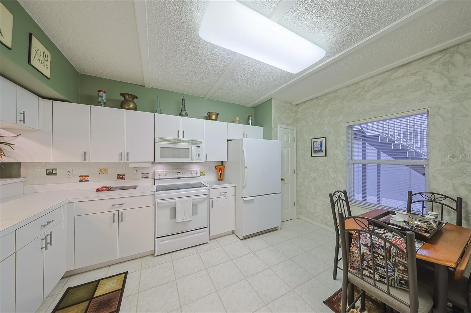 BAY POINTE VILLAS CONDO - Residential