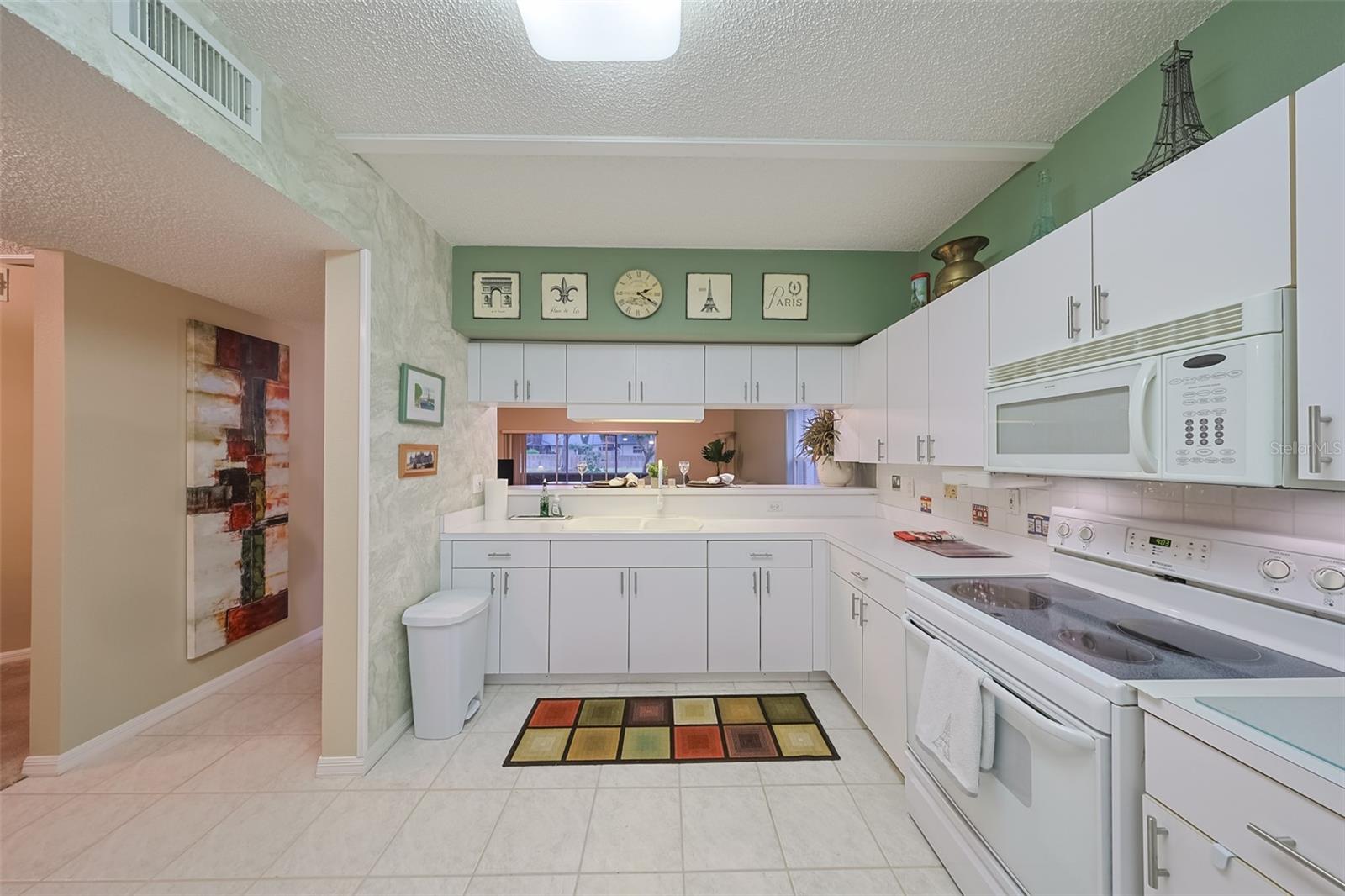 BAY POINTE VILLAS CONDO - Residential