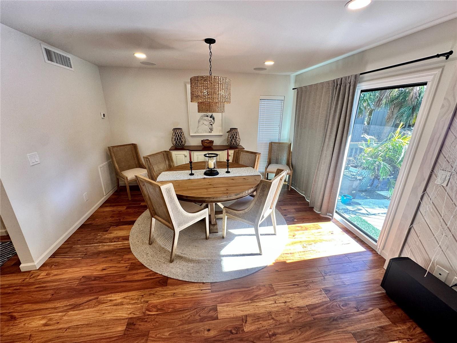 LANDINGS TREEHOUSE - Residential Lease