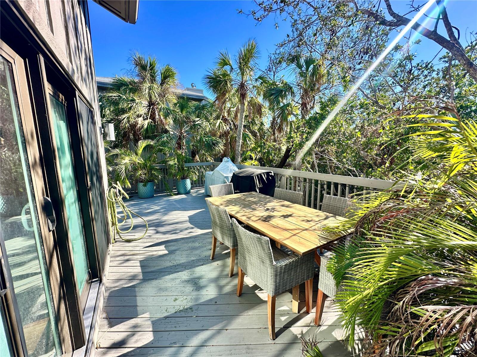 LANDINGS TREEHOUSE - Residential Lease