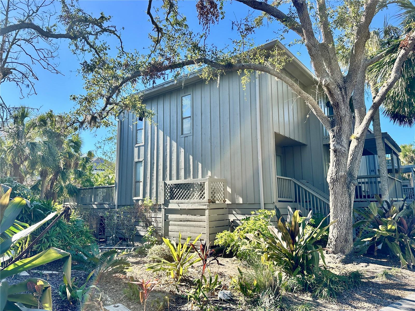LANDINGS TREEHOUSE - Residential Lease