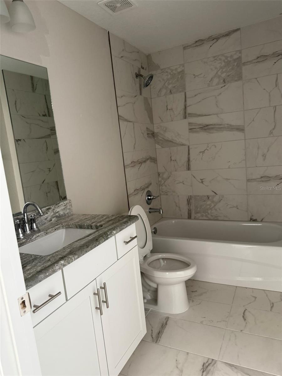 CITRUS SPGS UNIT 01 - Residential Lease