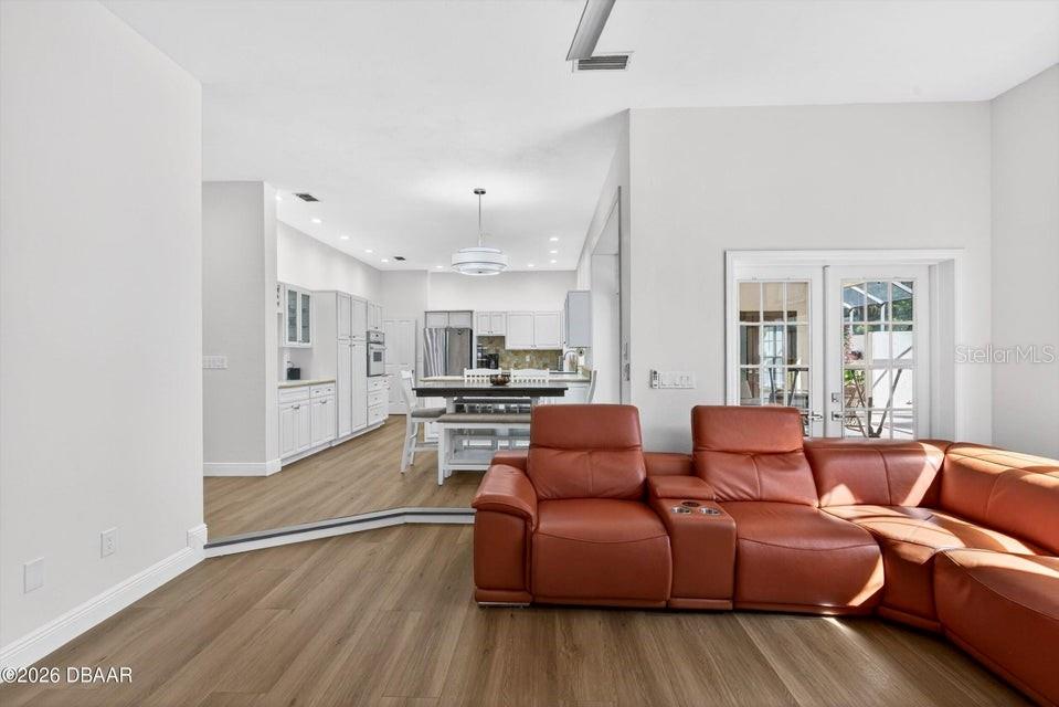 BREAKAWAY TRAILS - Residential