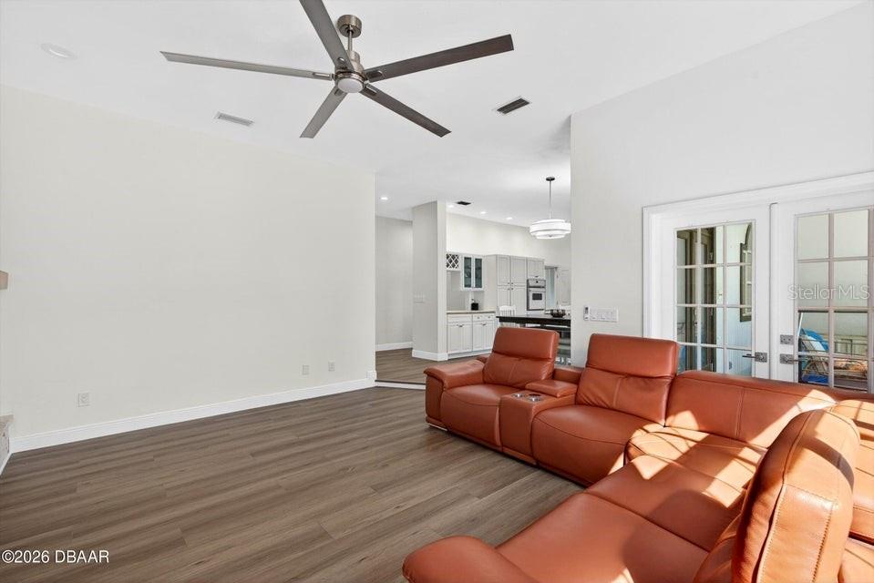 BREAKAWAY TRAILS - Residential