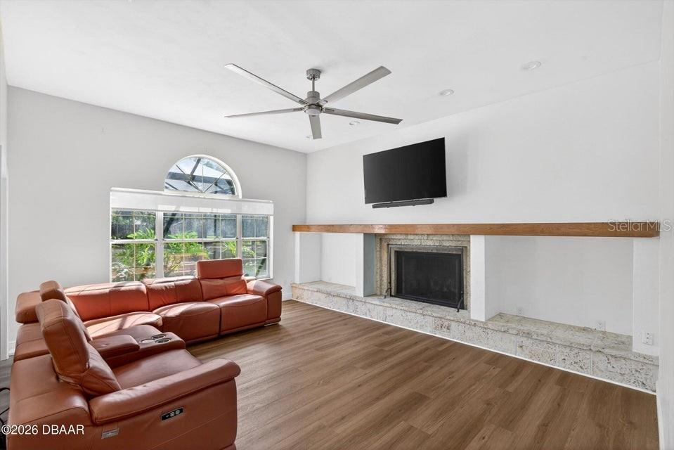 BREAKAWAY TRAILS - Residential