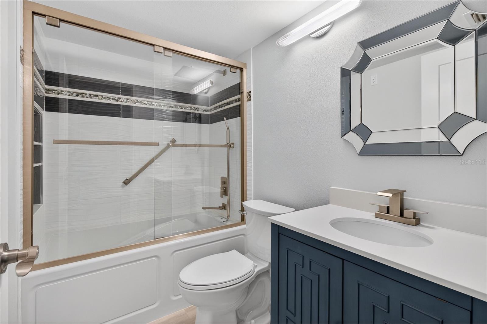 BAY ISLAND GROUP 8 - Residential