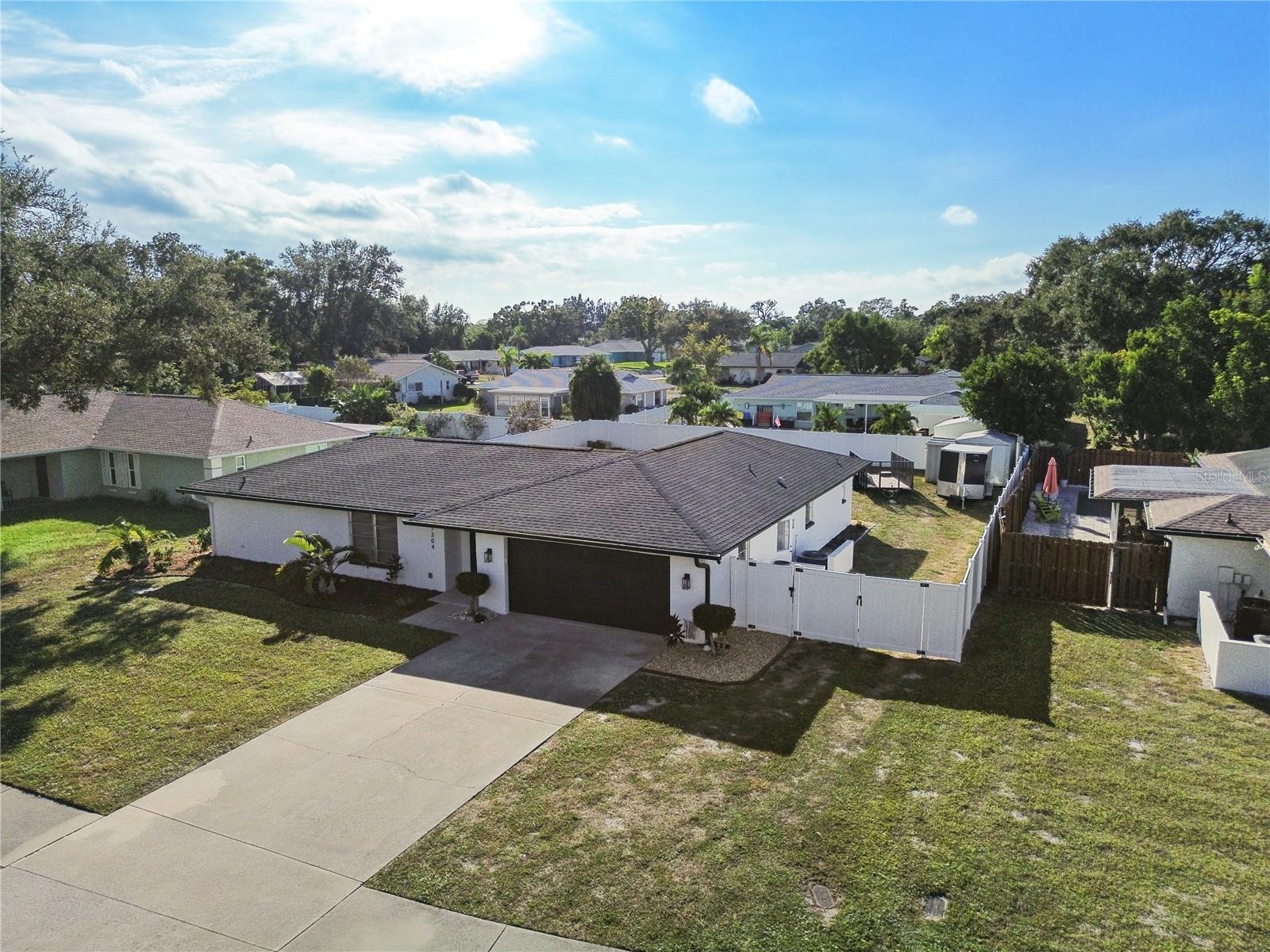 Casas a venda 3 - Jen Dantas 7304 CLARIES DRIVE
