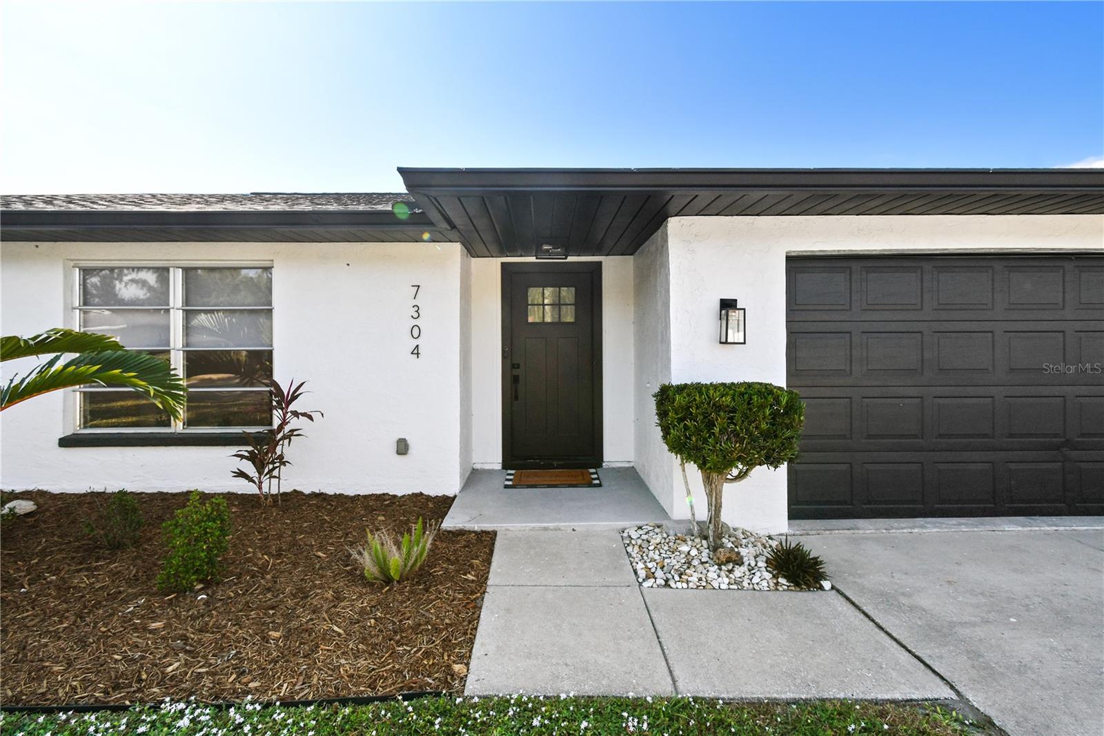 Casas a venda 2 - Jen Dantas 7304 CLARIES DRIVE