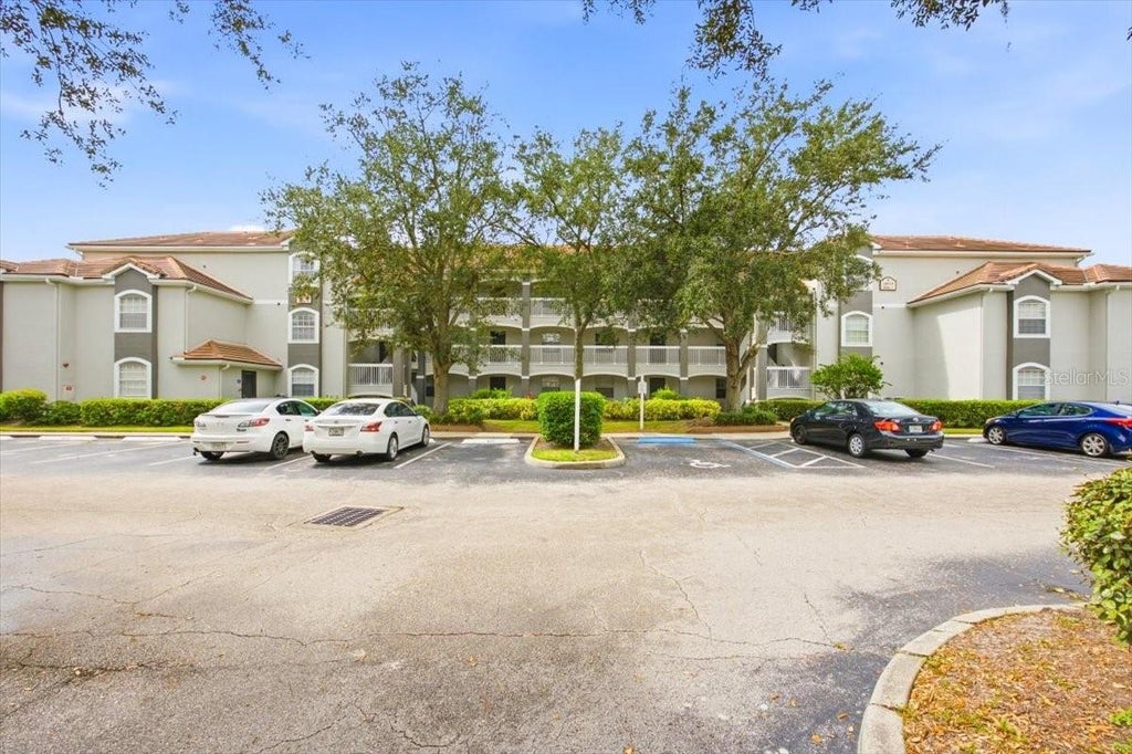 Photo of 13917 Fairway Island Drive #922, Orlando, FL 32837 (MLS # O6447143)