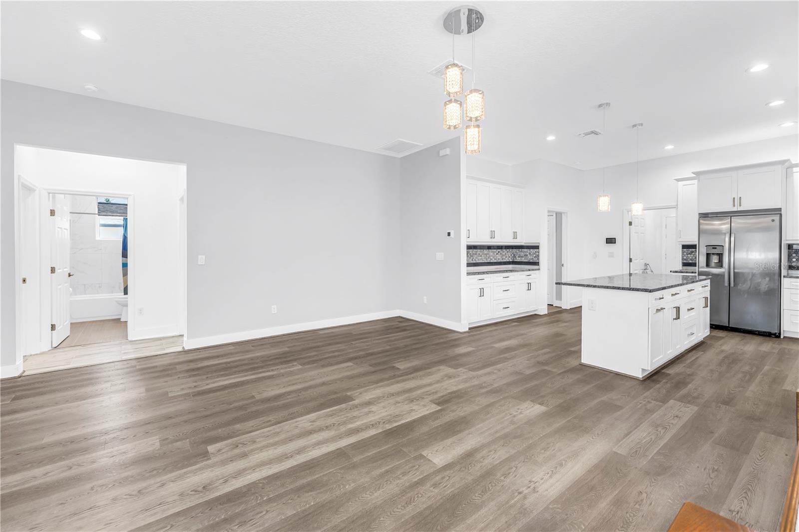 HIGHLAND GROVES - Residential