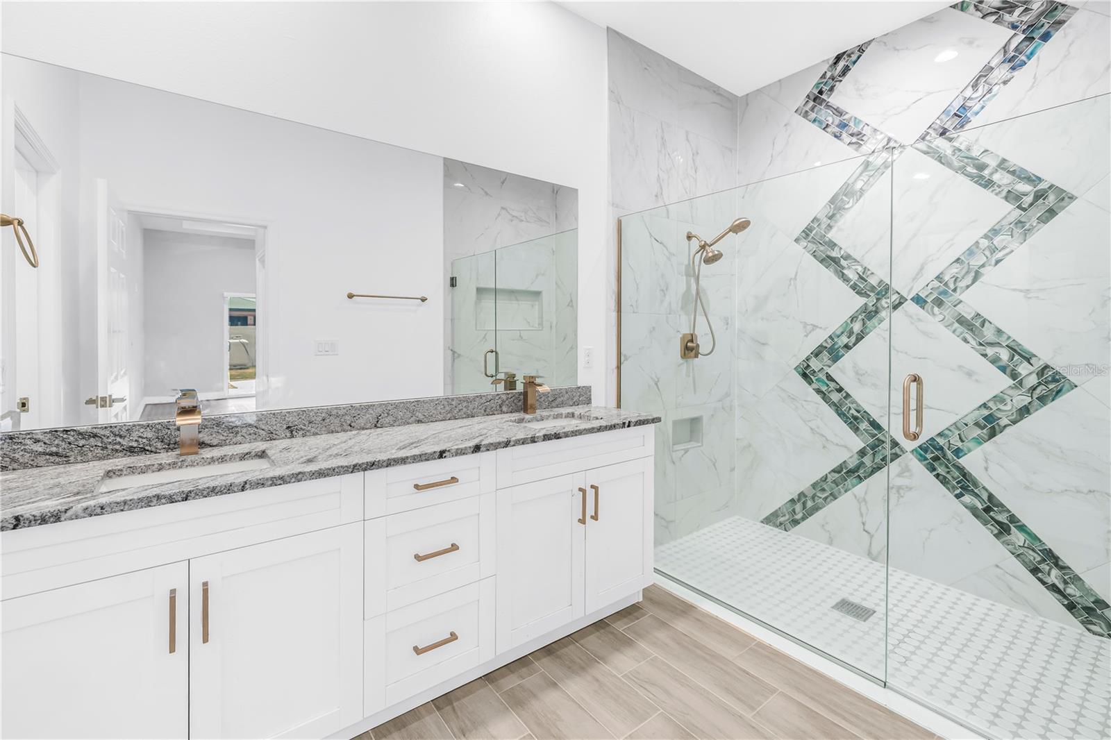 HIGHLAND GROVES - Residential