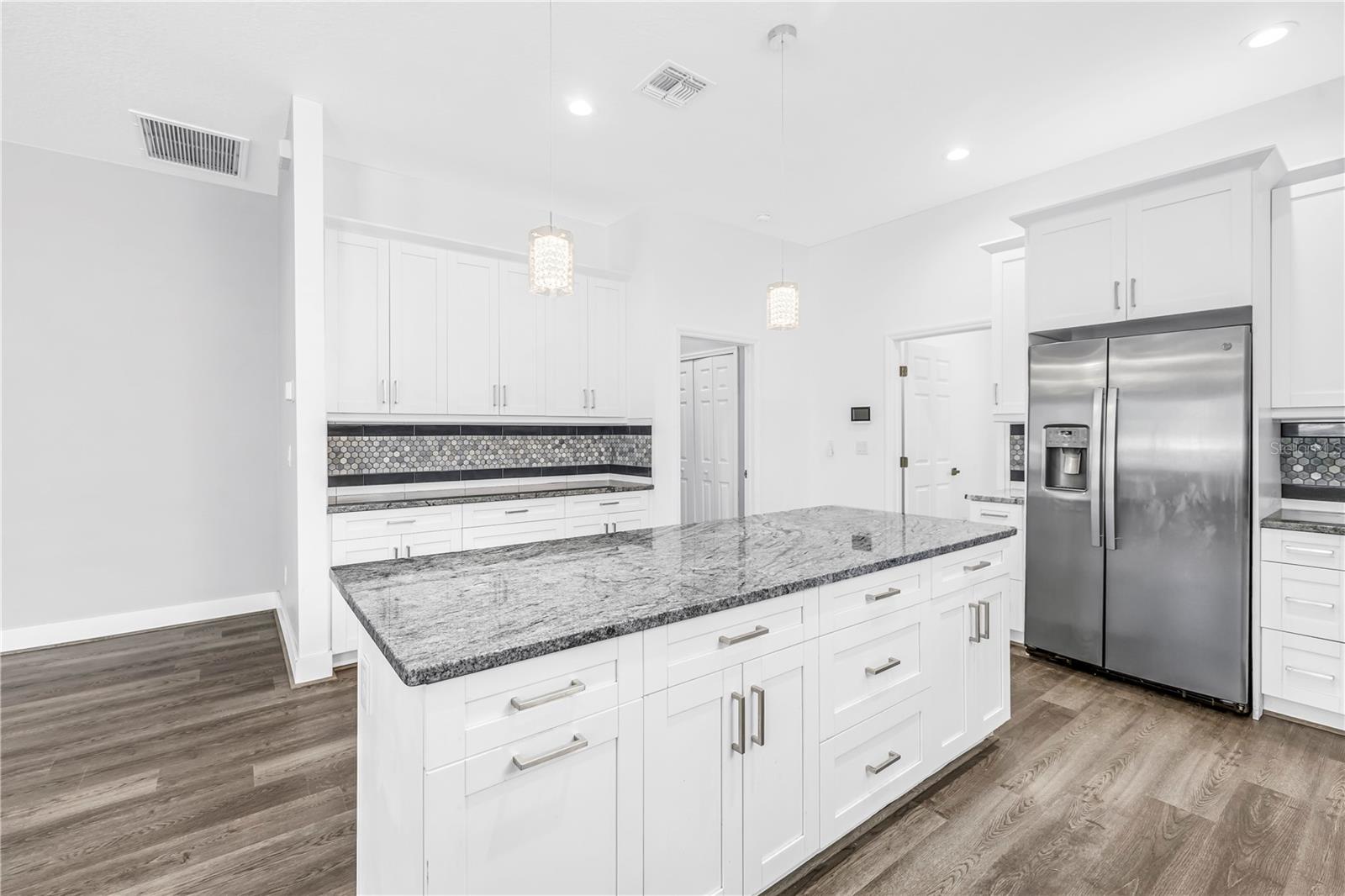 HIGHLAND GROVES - Residential